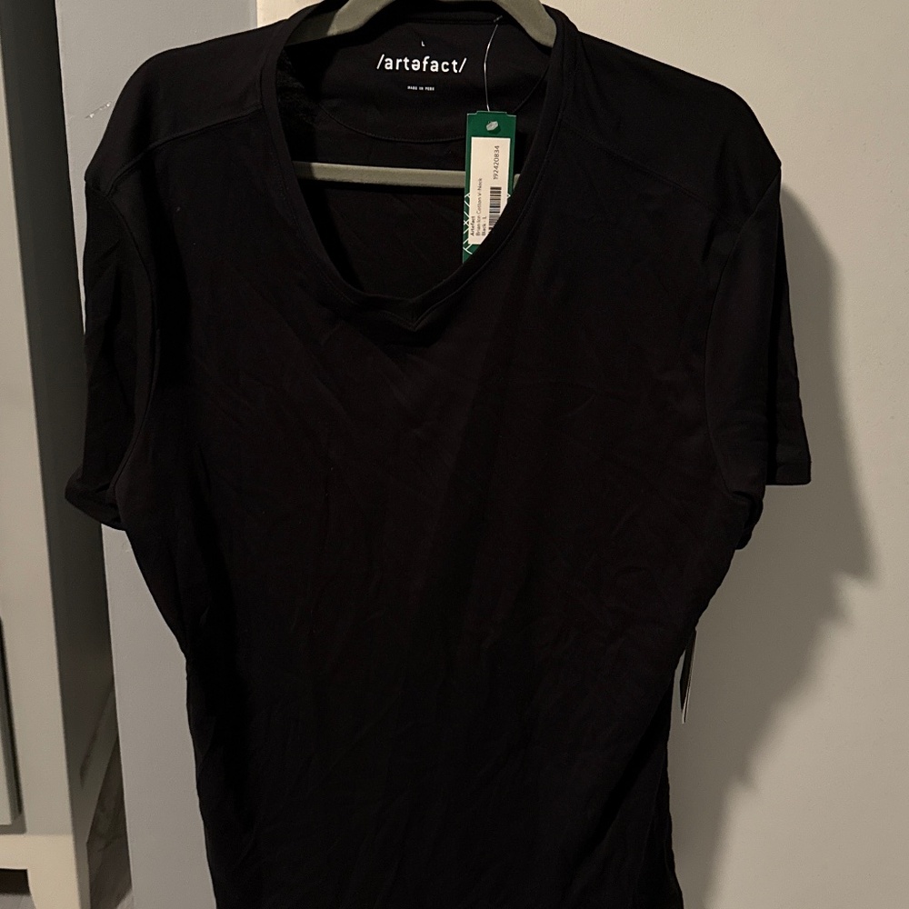 Men’s short sleeve v-neck